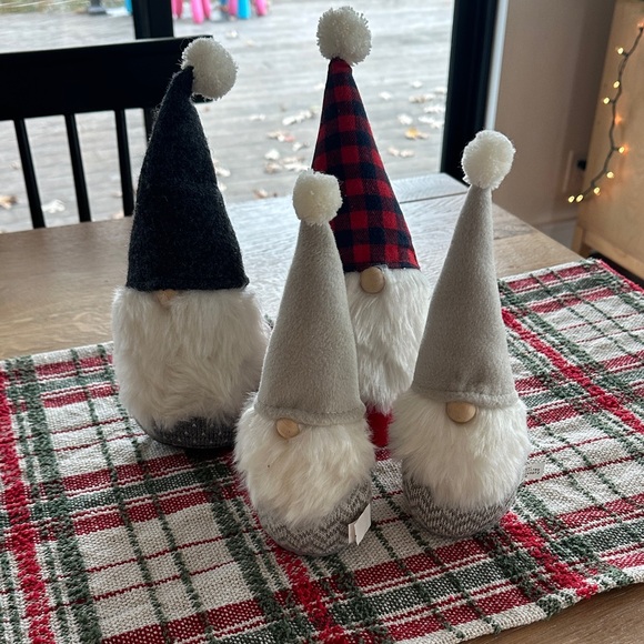 Charming Gray and Red Gnome Set - Picture 6 of 6